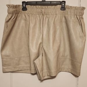Avec les Filles faux leather shorts 2X